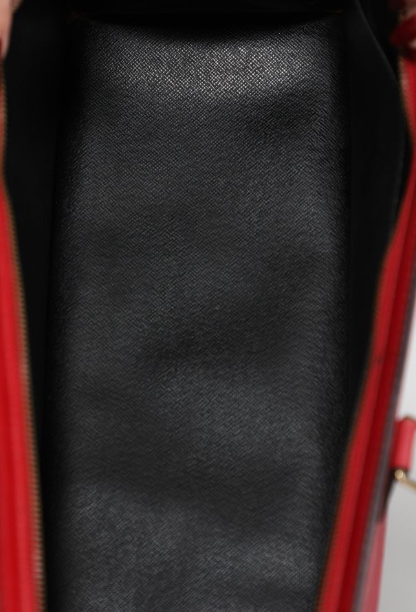 Louis Vuitton 1992 Epi Sac Triangle Bag - 12