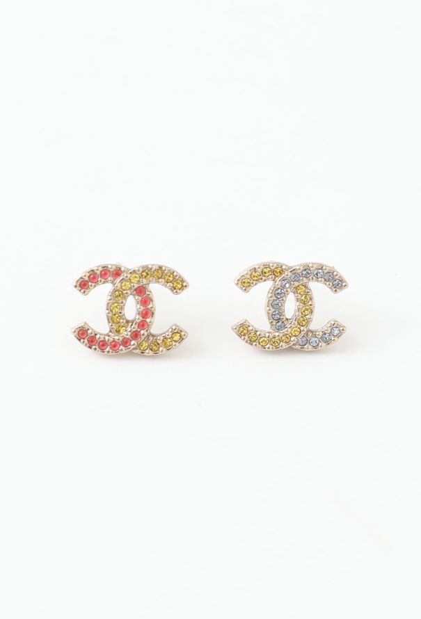 Chanel 2023 Bicolor Mini 'CC' Earrings - 1