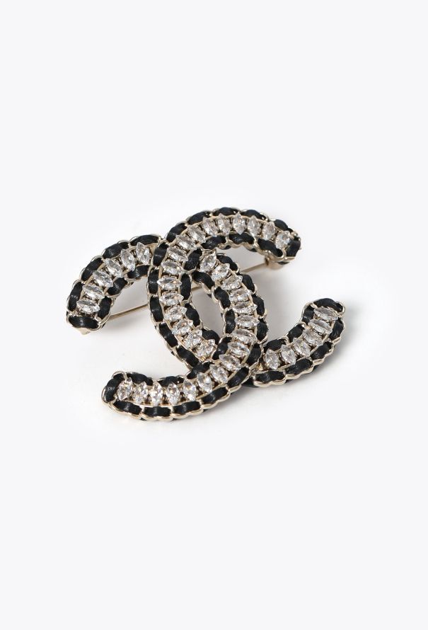 Chanel 2023 Strass Teardrop Brooch - 2