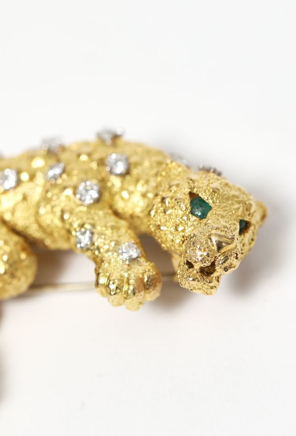 Modern Fine Jewelry 18k Yellow Gold, Diamond & Emerald Panthère  Brooch - 5 Modern Fine Jewelry 18k Yellow Gold, Diamond & Emerald Panthère  Brooch - 5