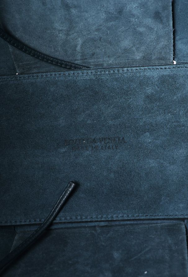 Bottega Veneta 2022 Arco Tote Bag - 13