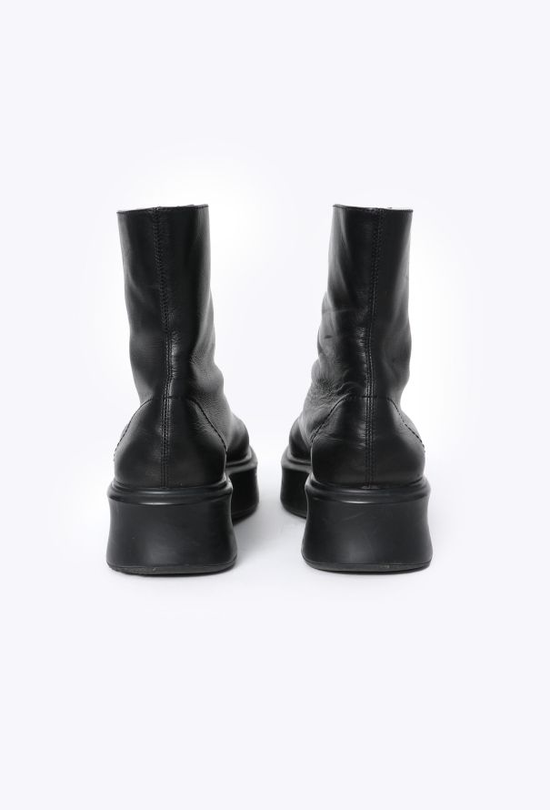 The Row F/W 2019 '1' Calfskin Zipped Boot - 5