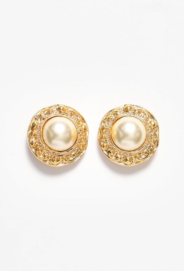 Chanel 1985 Embossed Pearl Clip Earrings - 1