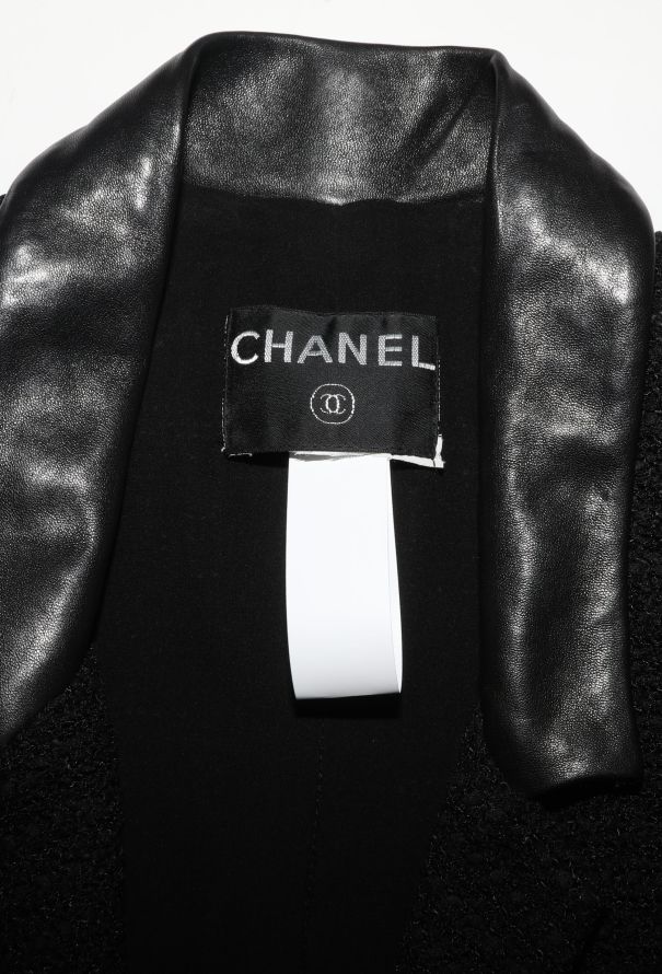 Chanel Fall 2004 Frayed Tweed Coat - 6