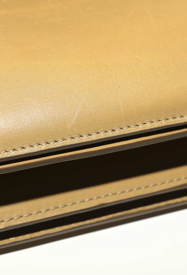 Céline Large Beige Classic Box Bag - 19 Céline Large Beige Classic Box Bag - 19