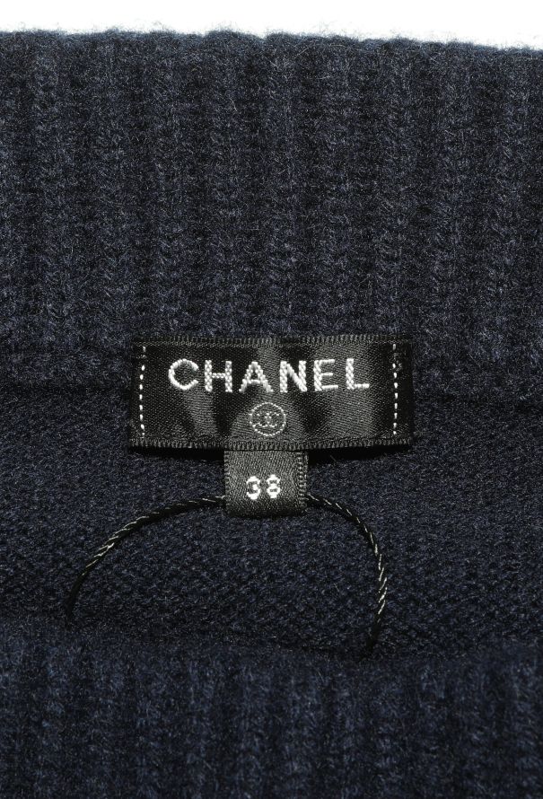 Chanel Resort 2020 Chainlink Cashmere Sweater - 6 Chanel Resort 2020 Chainlink Cashmere Sweater - 6