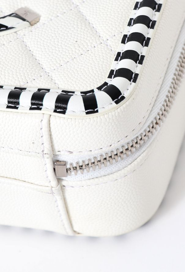 Chanel Resort 2019 Mini Vanity Bag - 11