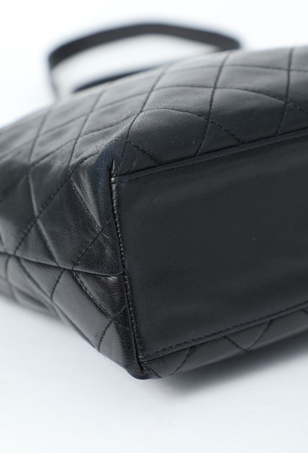 Chanel Vintage Quilted Messenger Bag - 8