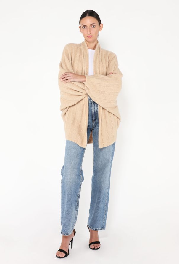 Loro Piana Cocooning Cashmere and Silk Bouclé Cardigan - 1