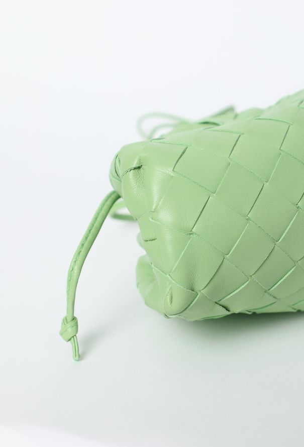 Bottega Veneta Mini The Pouch Intrecciato Clutch - 7