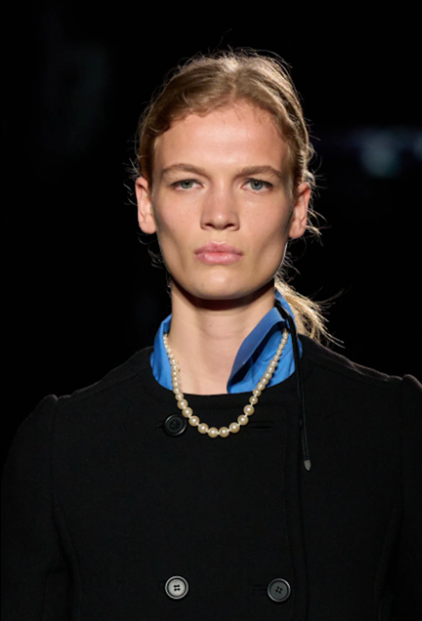 VIP【関税送料無料】希少 Miu Miu Brass Necklace Miu Miu Brass Necklace Women In Gold | ModeSens