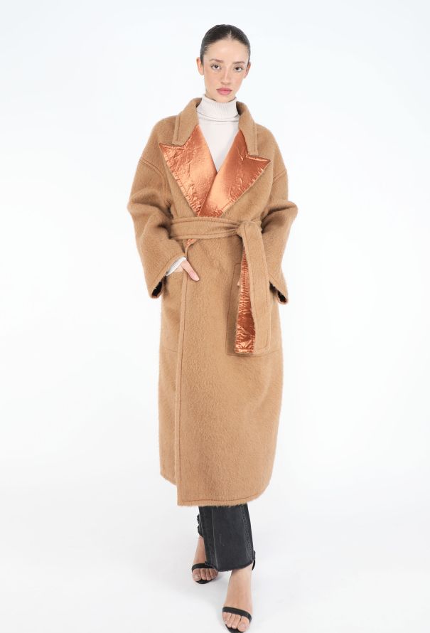 Bottega Veneta F/W 2018 Notched Satin Camel Coat - 2