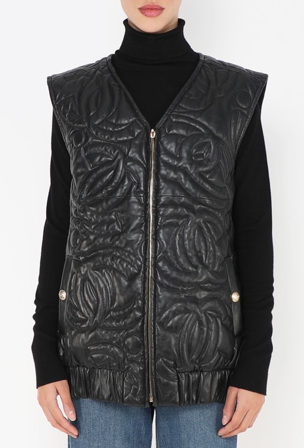 Chanel 2022 Reversible Lambskin 'CC' Vest - 2