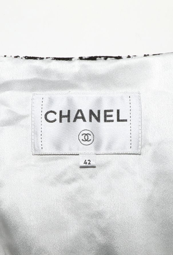 Chanel Paris-Hangzhou Velvet Lace Jacket, Pre-Fall 2025 - 7