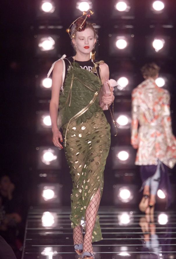 Versace Vivienne YLS Prada Louis Dior Chanel Catwalk Fashion