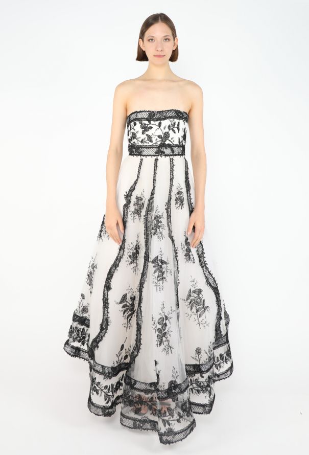 Oscar De La Renta Lace Embroidered Tulle Gown, S/S 2003 - 4