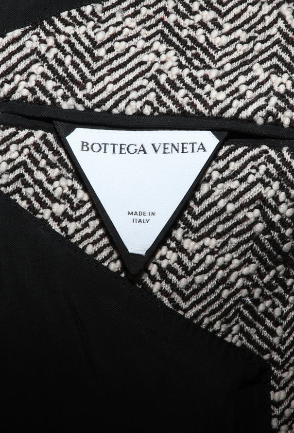 Bottega Veneta Pre-Fall 2021 Bouclé Chevron Coat - 6 Bottega Veneta Pre-Fall 2021 Bouclé Chevron Coat - 6