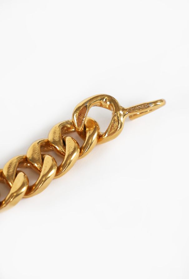 Chanel Curb Link Medallion Necklace, 1980s - 4