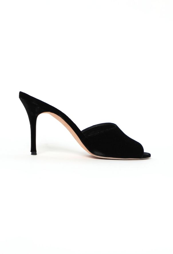 Manolo Blahnik 'Bartuslo' Velvet Mules - 1