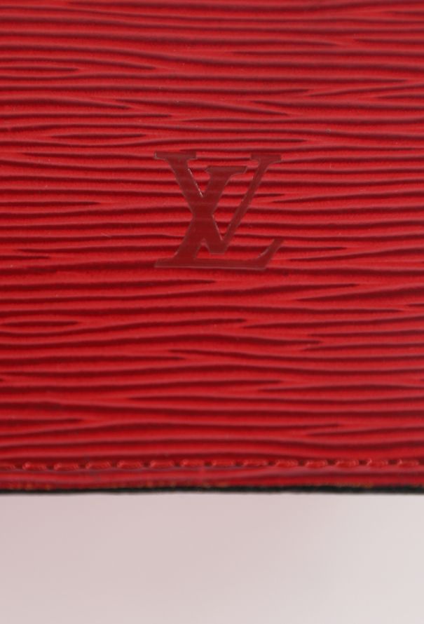 Louis Vuitton 1992 Epi Sac Triangle Bag - 11