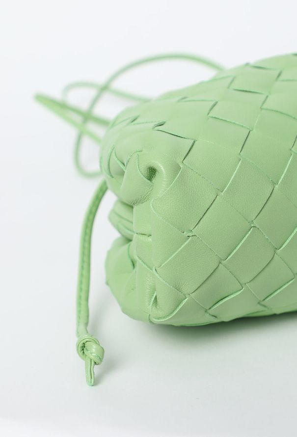 Bottega Veneta Mini The Pouch Intrecciato Clutch - 9