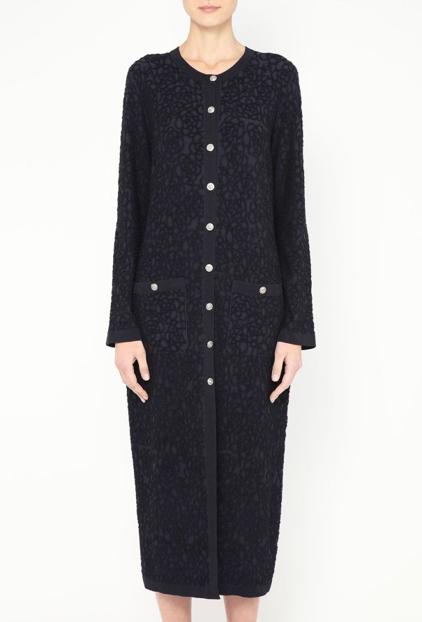Chanel Resort 2021 Camélia Bouclé Cardigan - 4