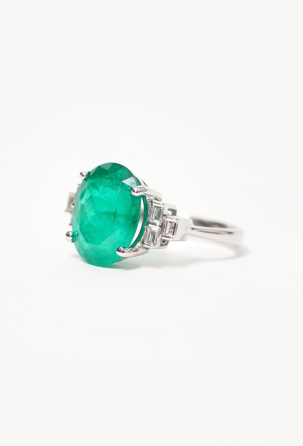 Vintage Fine Jewelry Stunning White Gold, 4.73 Carats Emerald & Diamond Ring - 3 Vintage Fine Jewelry Stunning White Gold, 4.73 Carats Emerald & Diamond Ring - 3