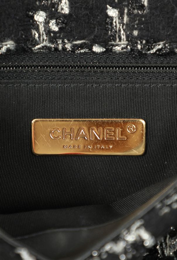 Chanel Tweed 19 Flap Bag - 12