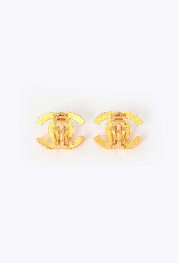 Chanel 1995 'CC' Clip Earrings - 2 Chanel 1995 'CC' Clip Earrings - 2