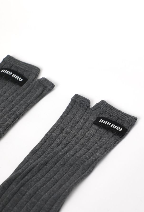 Miu Miu S/S 2025 Ribbed Silk Fingerless Gloves - 6