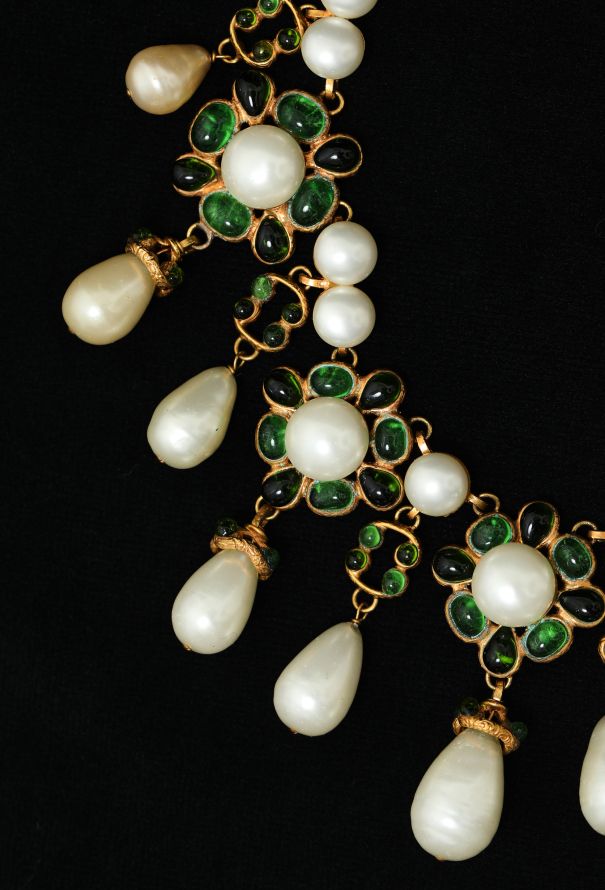 Chanel RARE Early '80s Gripoix Camélia Pearl Necklace - 3 Chanel RARE Early '80s Gripoix Camélia Pearl Necklace - 3