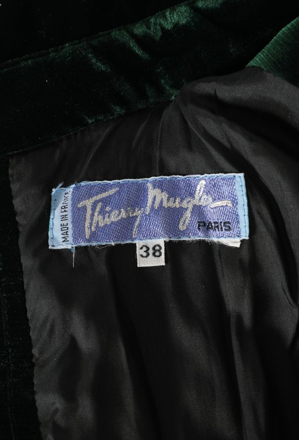 Thierry Mugler Velvet Dramatic Collar Dress, F/W 1986 - 9