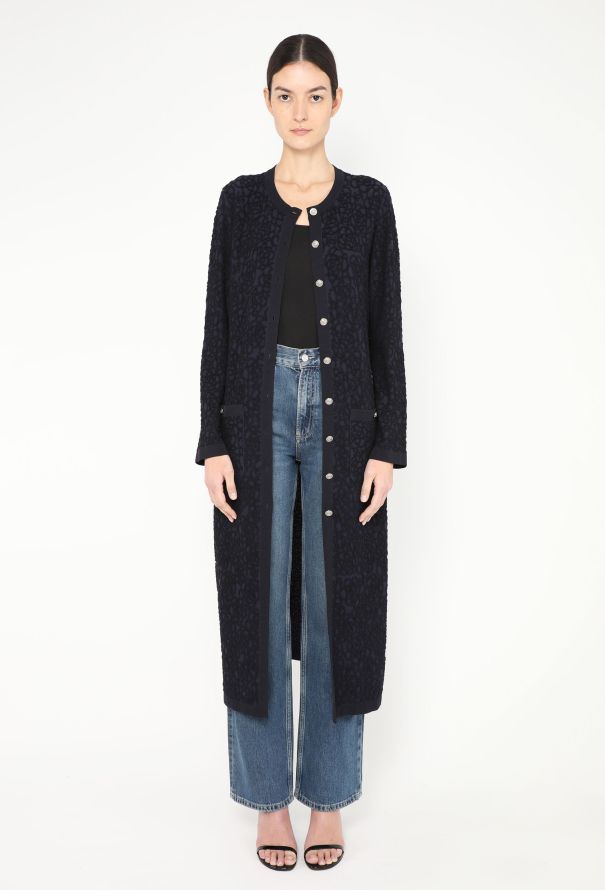 Chanel Resort 2021 Camélia Bouclé Cardigan - 3