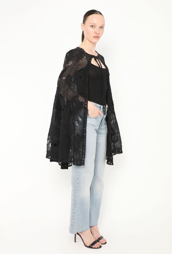 Chanel Crochet Emblem Cape, Resort 2022 - 4