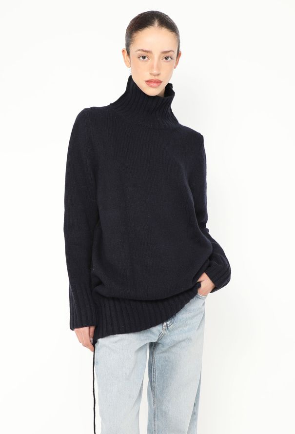The Row 2020 Cashmere String Turtleneck - 1