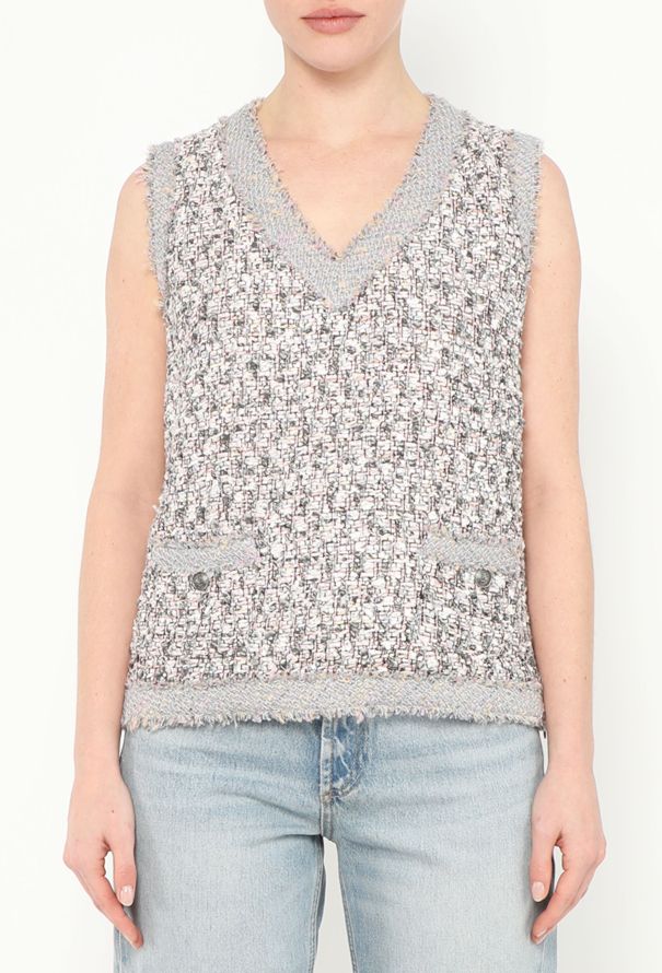 Chanel F/W 2004 Iridescent Bouclé Ensemble - 3