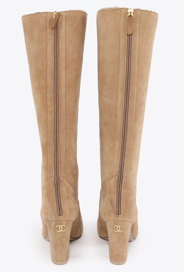 Chanel F/W 2024 Shearling Cap-Toe Boots - 5