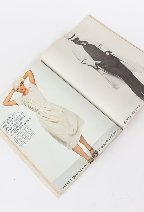 VOGUE UK 1977 Beatrix Miller Double Issue - 4 VOGUE UK 1977 Beatrix Miller Double Issue - 4