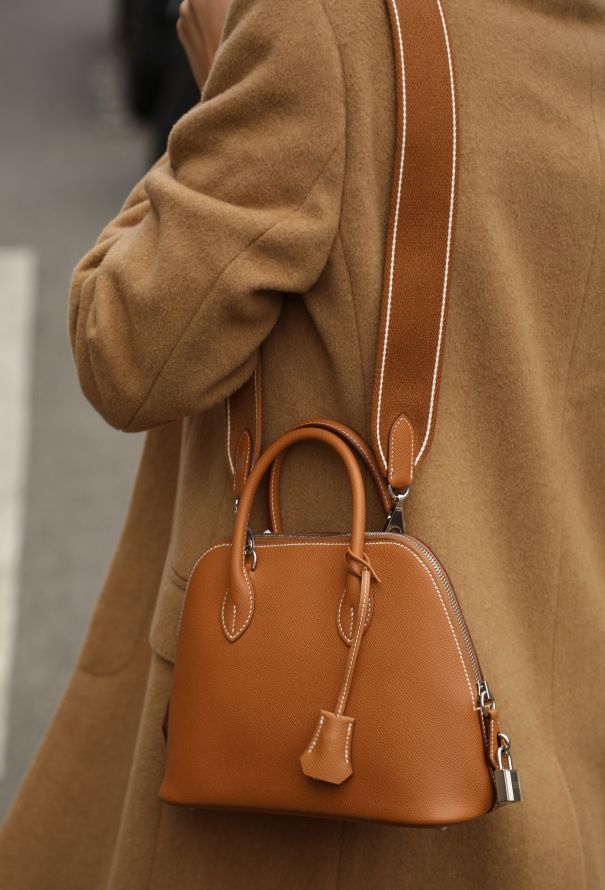 Hermès Gold Epsom Bolide 1923 - 25 Strap Bag - 2