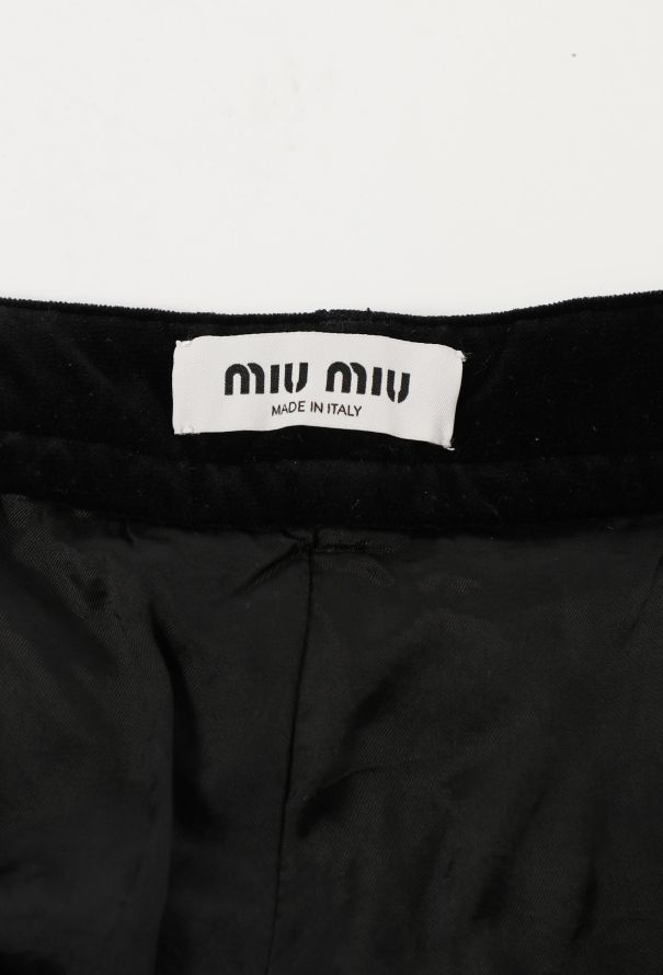 Miu Miu 2023 Velvet Logo Pocket Shorts - 5