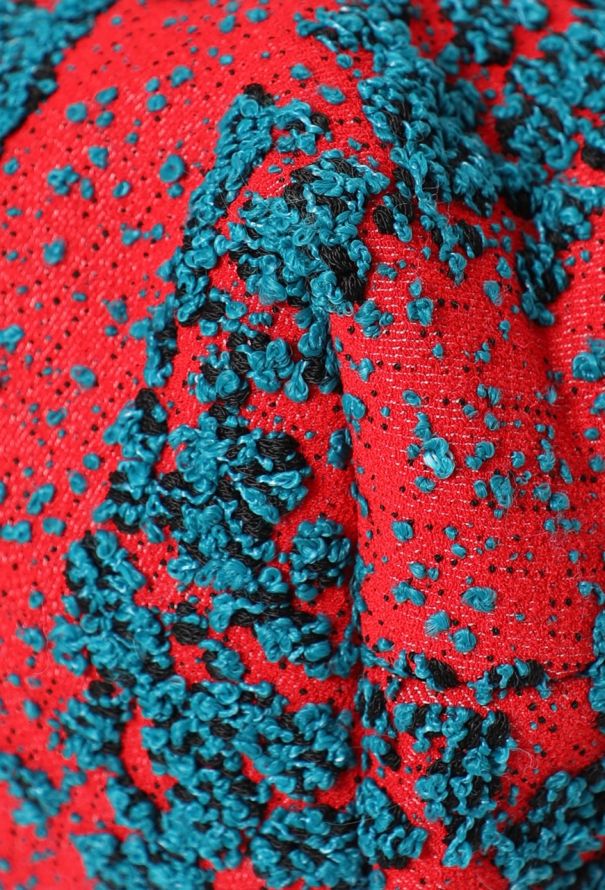 Bottega Veneta S/S 2021 The Point Triangle Bag - 11