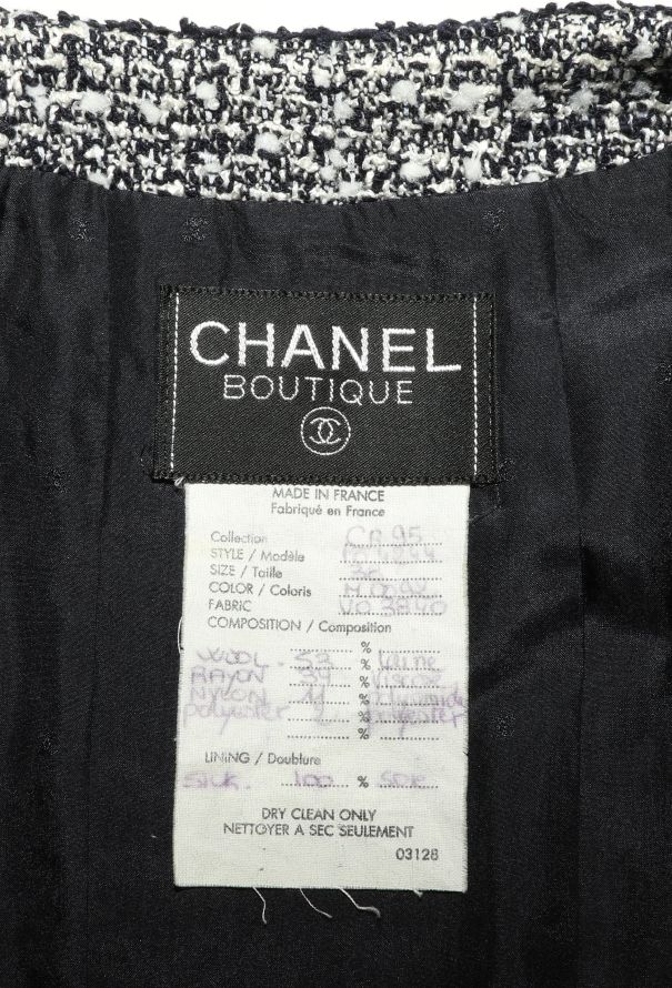 Chanel RARE S/S 1995 Cropped Bouclé 'CC' Jacket - 6