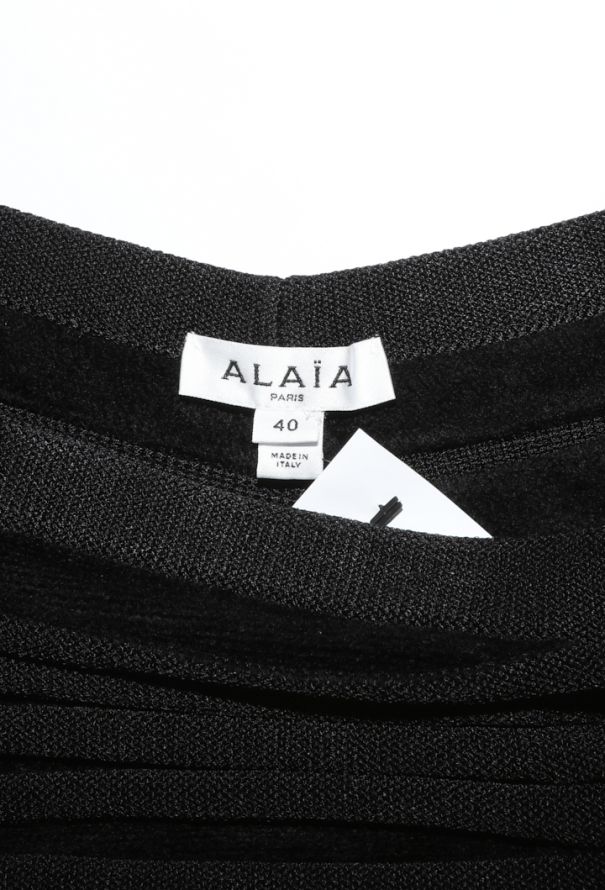 Alaïa Chenille Off-Shoulder Top, S/S 2023 - 6