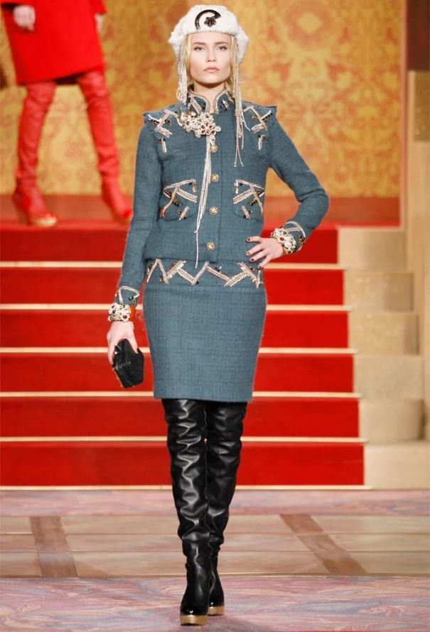 Chanel Collector Pre-Fall 2009 Lion de Moscou Minaudière - 2