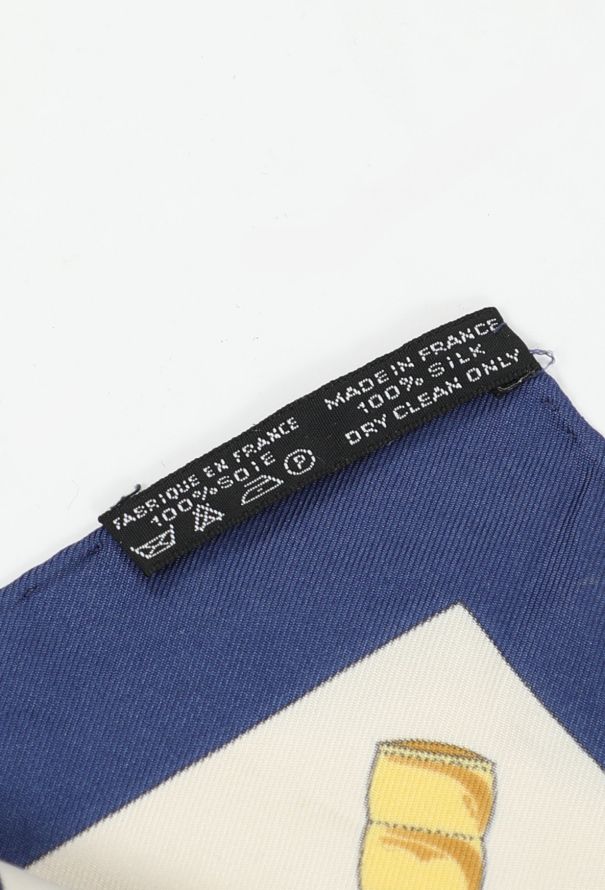 Hermès Vintage 'Éperon d'Or' 45cm Petite Carré - 5