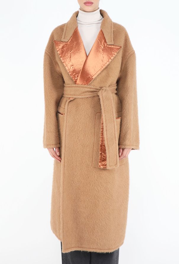 Bottega Veneta F/W 2018 Notched Satin Camel Coat - 3