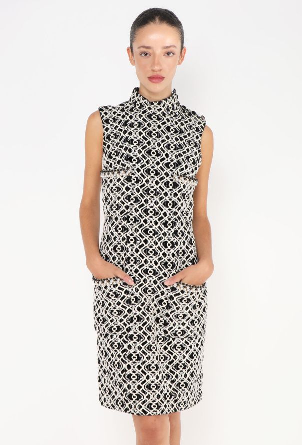 Chanel STUNNING 2022 Hand-Embroidered Lattice Dress - 2
