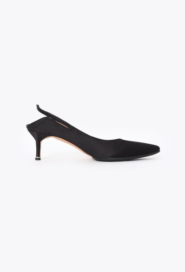Manolo Blahnik S/S 2017 x Vetements Kitten Heels - 1