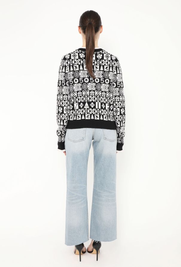Chanel 2019 Graphic N°5 Cashmere Cardigan - 4 Chanel 2019 Graphic N°5 Cashmere Cardigan - 4
