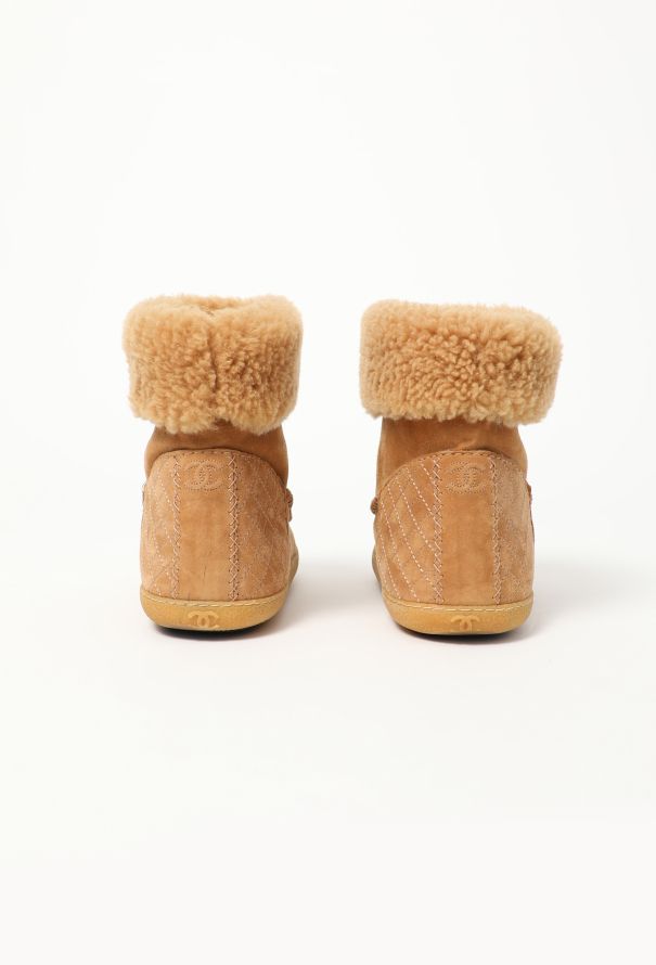 Chanel 2022 Shearling Chainlink 'CC' Boots - 5 Chanel 2022 Shearling Chainlink 'CC' Boots - 5
